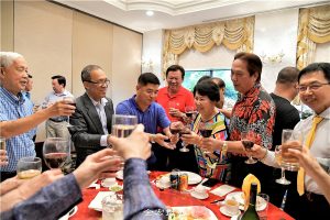 为参加安省潮州会馆换届 北美潮州乡亲齐聚多伦多