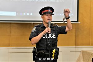 多伦多福清商会请华裔警长教你如何与警察打交道