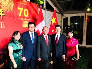 谭耕、翁国宁等出席中国大使馆国庆70周年招待会