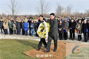 多伦多华人社团祭拜【南京大屠杀遇难者纪念碑】