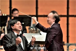 华裔作曲家张振国谱写抗疫歌曲（视频）