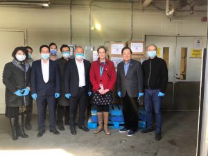 胡子修参议员亲率福清商会向密市医院捐物资