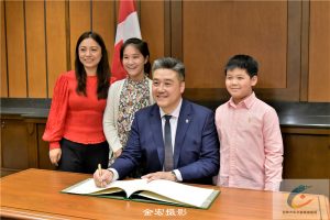 董晗鹏代表联邦基建部宣布扩建多伦多社区基础设施