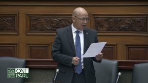 柯文彬省议员提案获通过成为安省法律