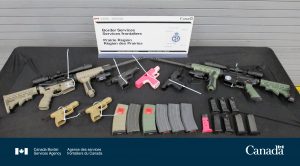 加拿大边境服务局截获来自美国的违禁枪支