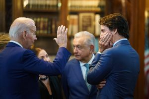 加、美、墨3国领导人发表北美共同宣言