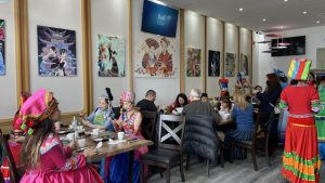 云南文山美食餐厅“云山味道”开进加拿大,兰姐重燃30年前的米线梦想