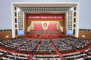 中国人大政府工作报告极简版来了.只有700字