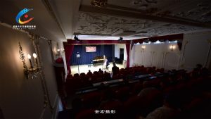 史上最年轻肖邦国际钢琴大赛获奖者白立君为春季音乐会热身表演