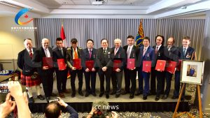 胡子修阁下颁发国王查尔斯三世加冕勋章仪式