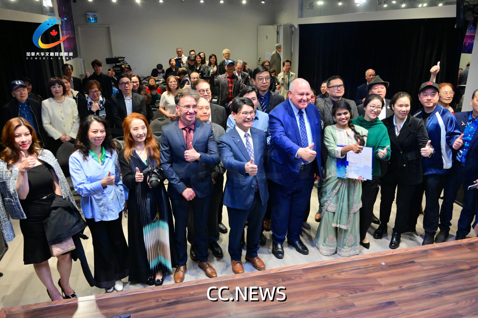 300多位社区力量闪耀万锦市！“致敬社区力量”颁奖盛典点燃爱与奉献之光