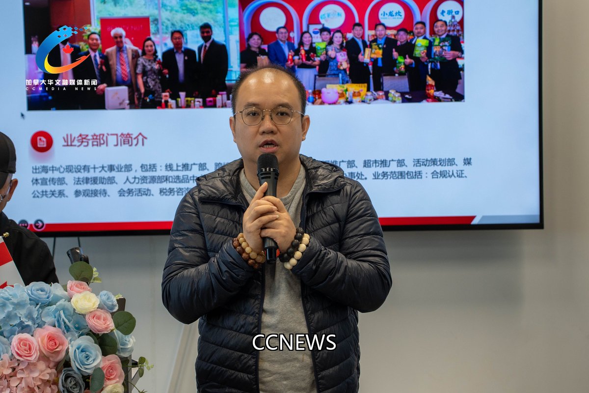 主办方及合作机构代表在活动现场发言。
