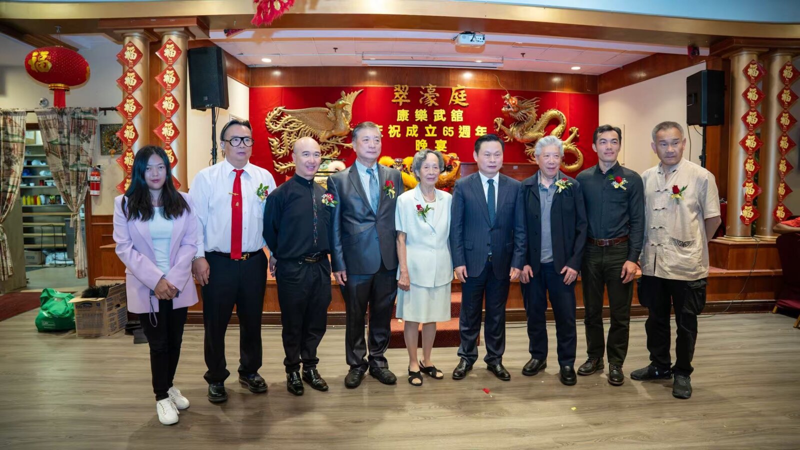 丁雪出席社区团体成立65周年联欢晚宴