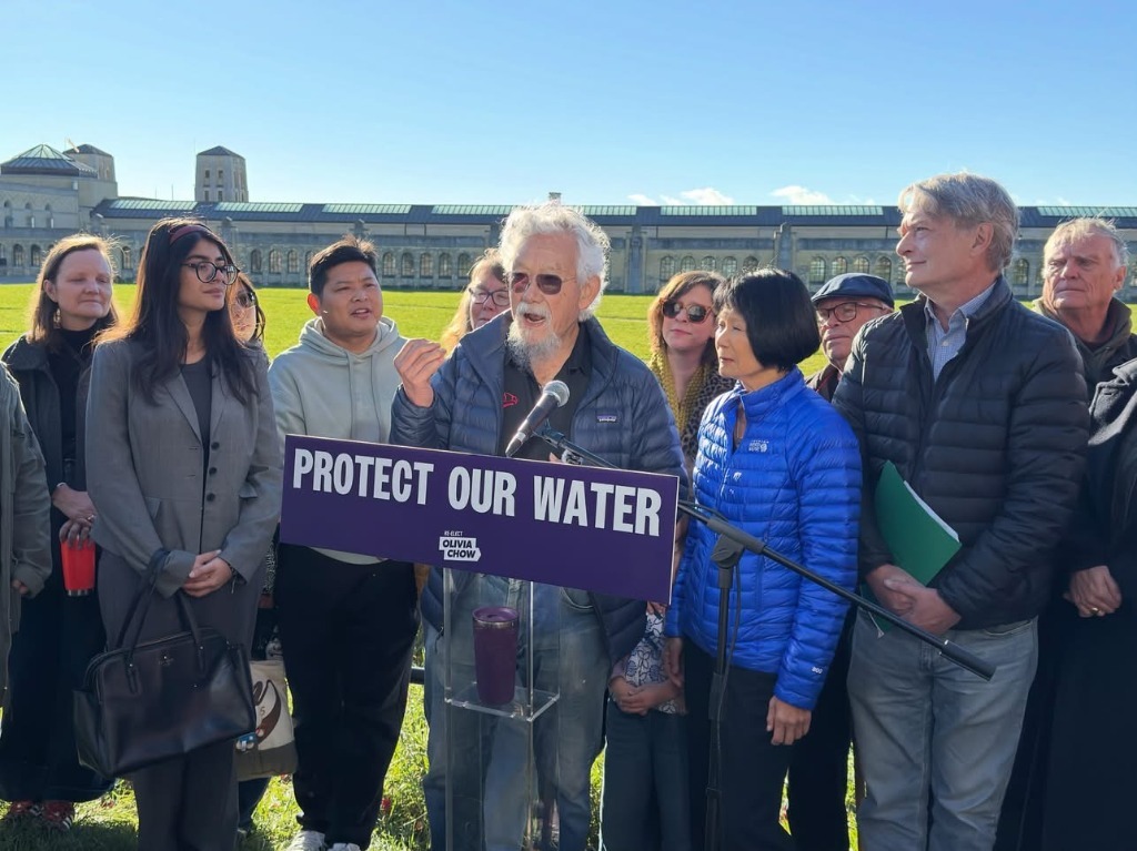 著名科学家、环保学者大卫·铃木（David Suzuki）亲临现场发表讲话，力挺邹至蕙捍卫多伦多公共水务安全。