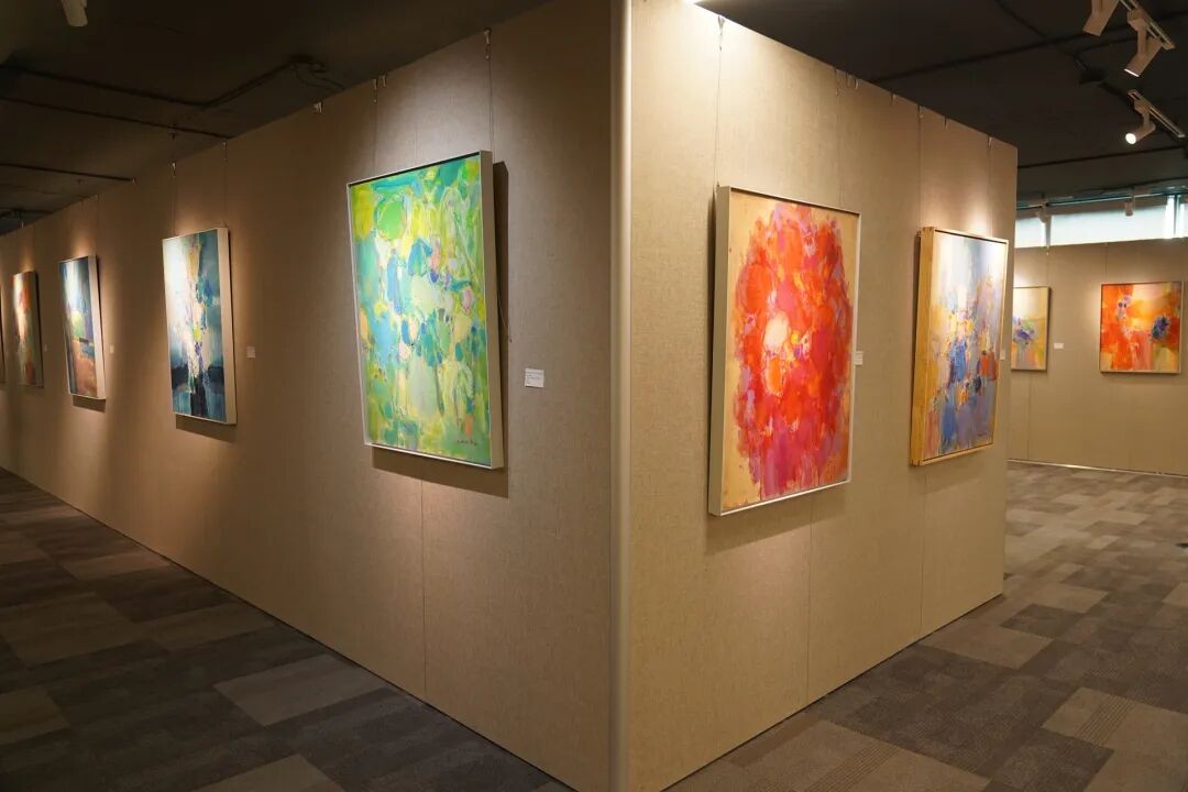 《神漾自在》吕建国个人画展多伦多现场(5)