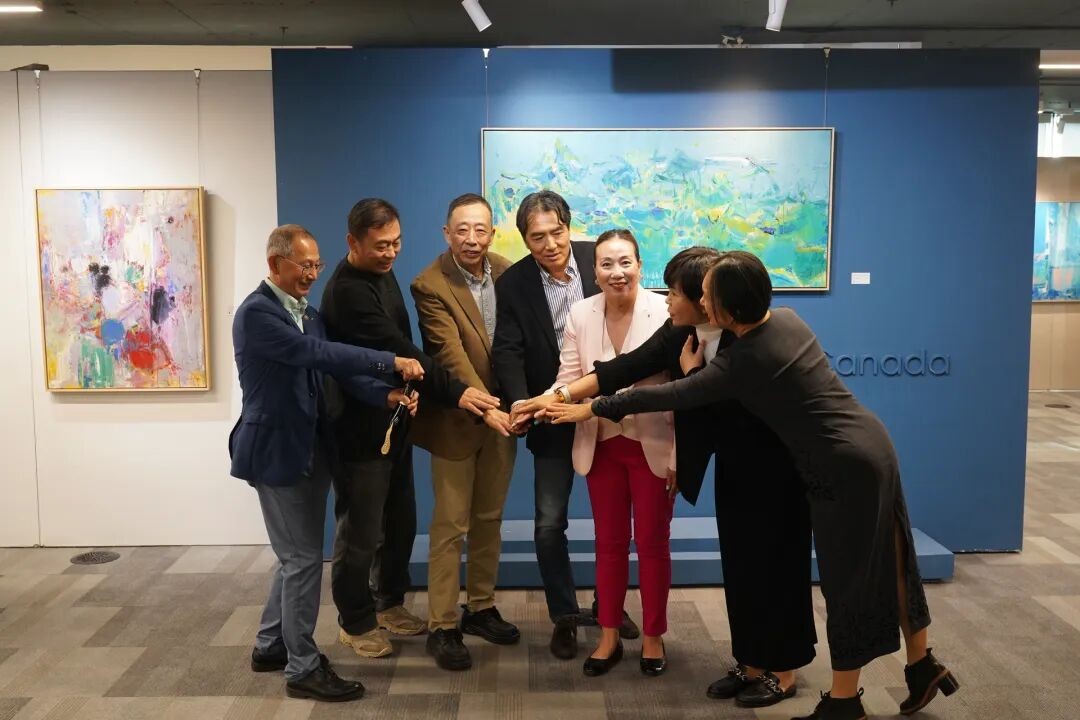 《神漾自在》吕建国个人画展多伦多现场(10)