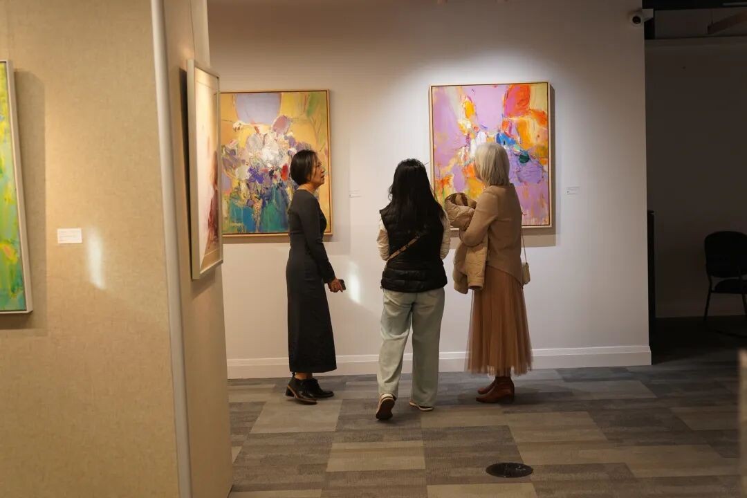 《神漾自在》吕建国个人画展多伦多现场(21)