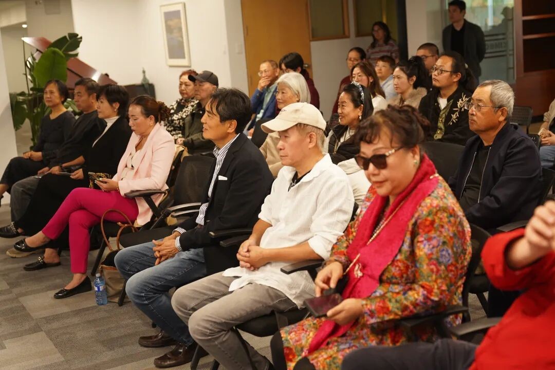《神漾自在》吕建国个人画展多伦多现场(25)